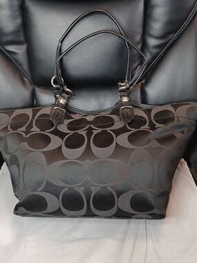 Coach Signature C Black Shoulder Bag